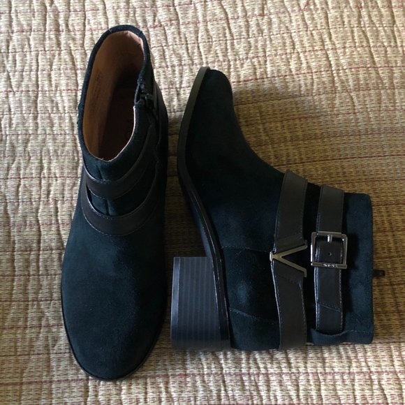 Vionic Ankle Boots - Picture 5 of 9